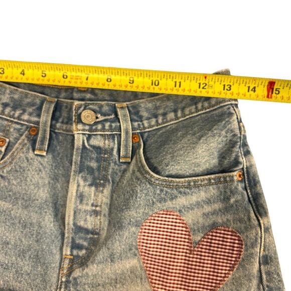 Womens Levis 501xx 150 Checker Heart Patch Shorts 30" Butterfly July 4th - Picture 5 of 8